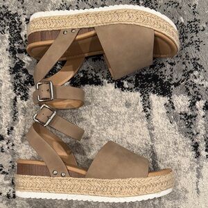 Women's Tan Platform Sandals